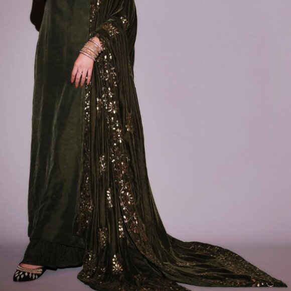 Olive green shalwar kameez. - Picture 2 of 4